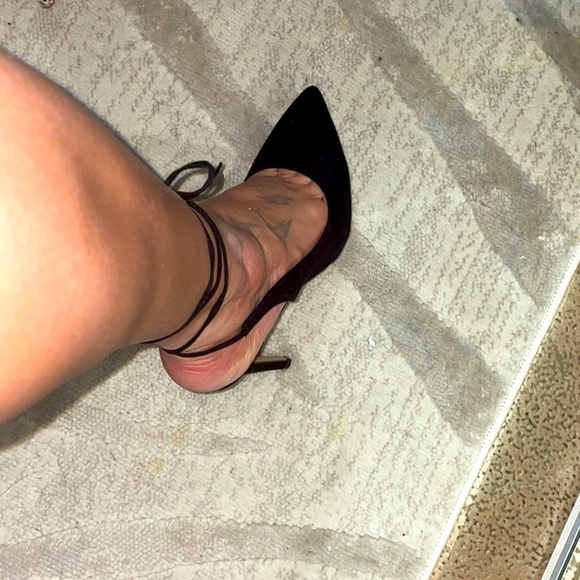 Express Heels - Picture 2 of 11